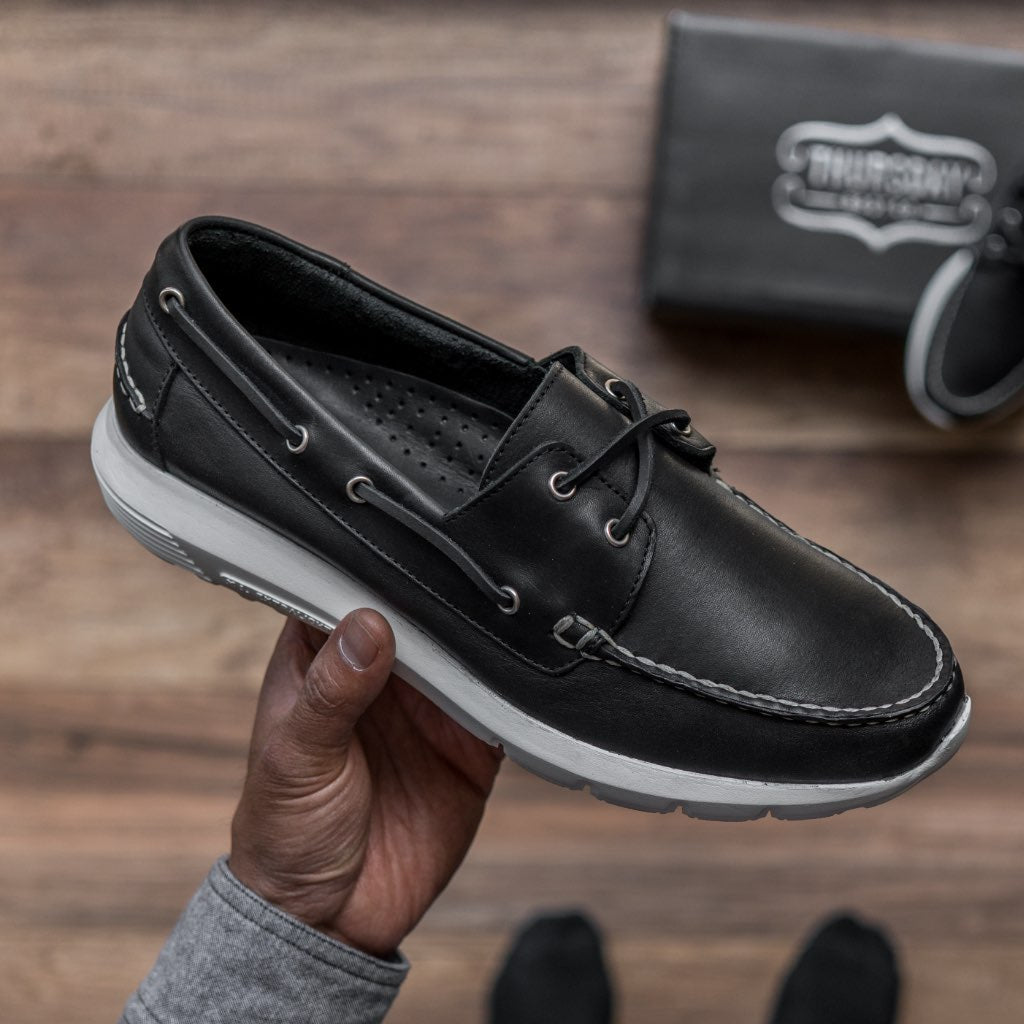 W Handsewn Runner | Black