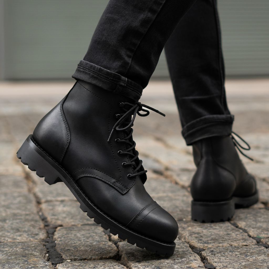 Heritage Captain StormKing® | Black Oil Tan